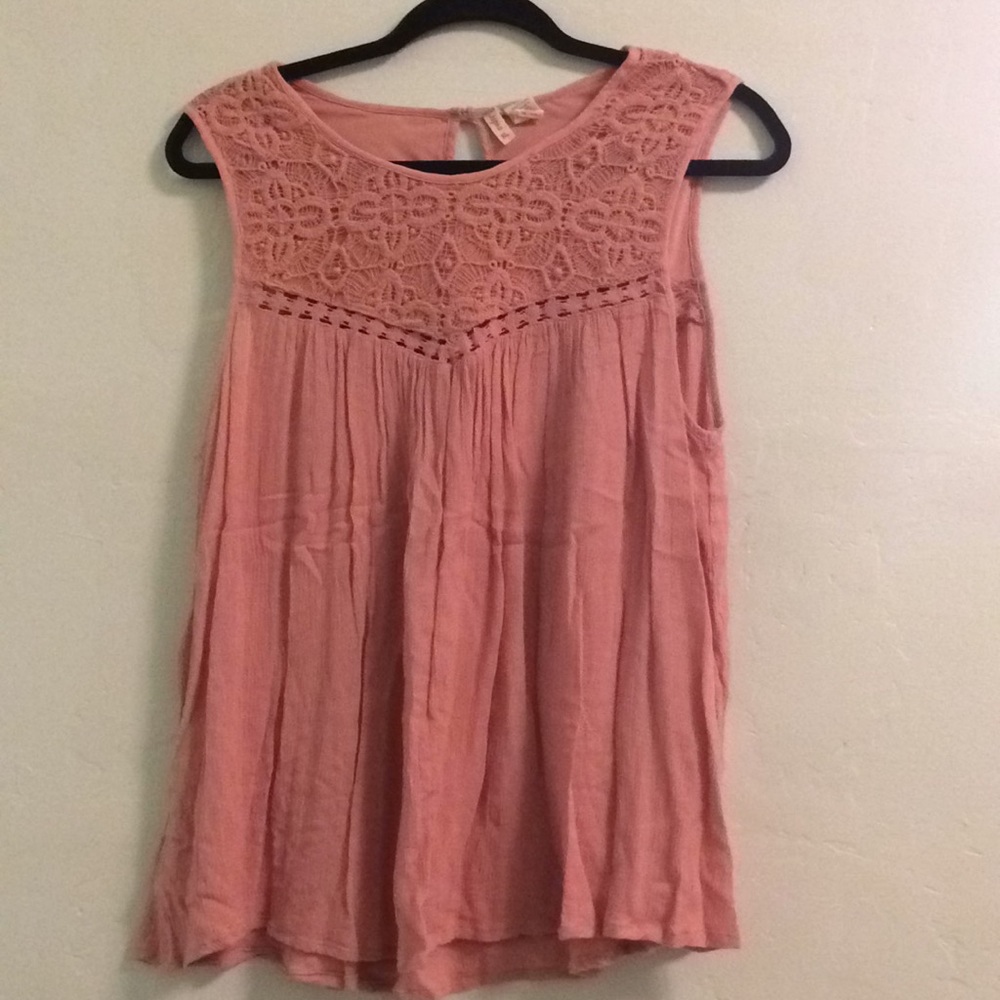 Pink sleeveless flowy tank